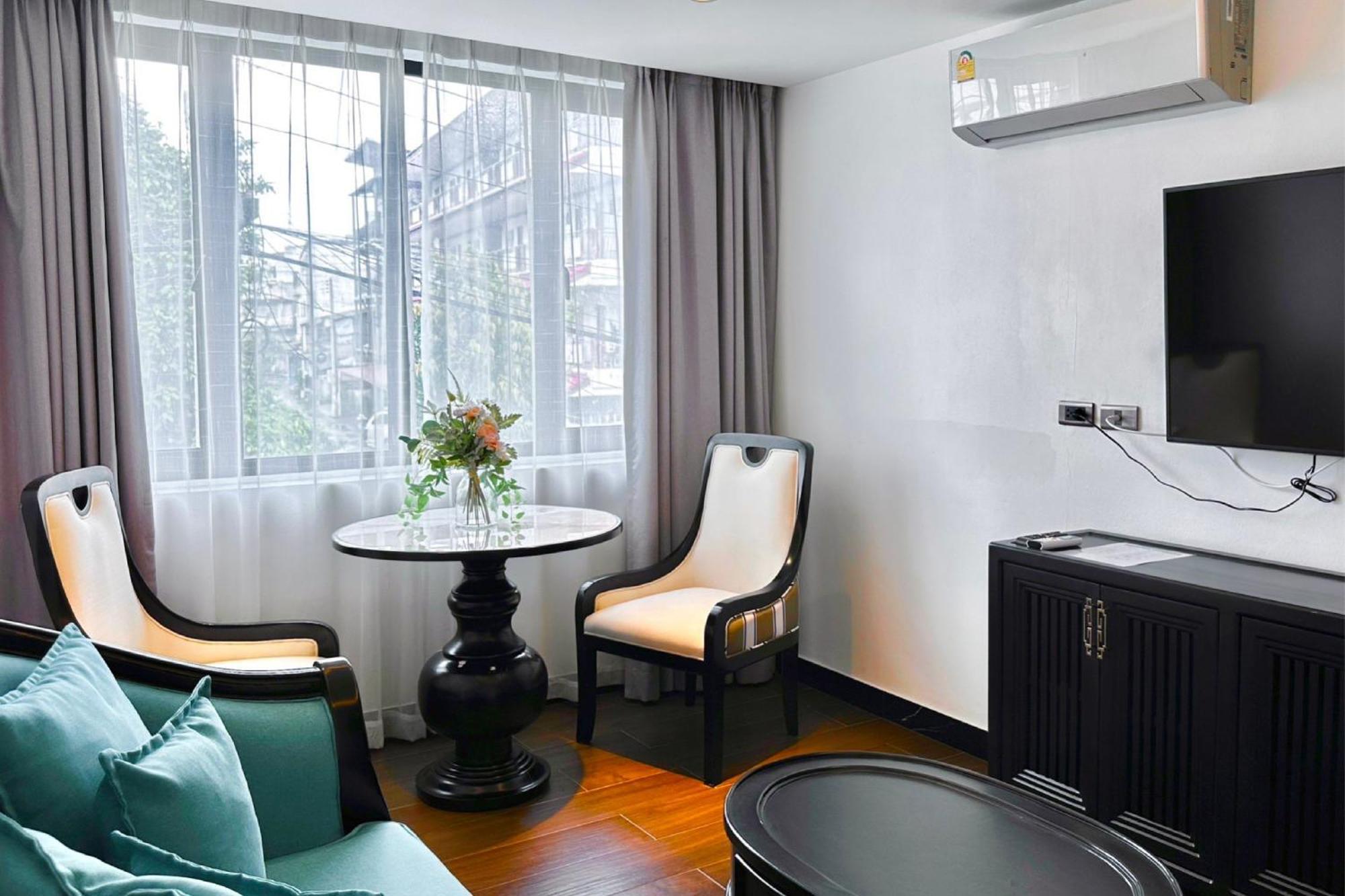 Glory Boutique Suites 清迈古城荣耀精品酒店 チエンマイ エクステリア 写真