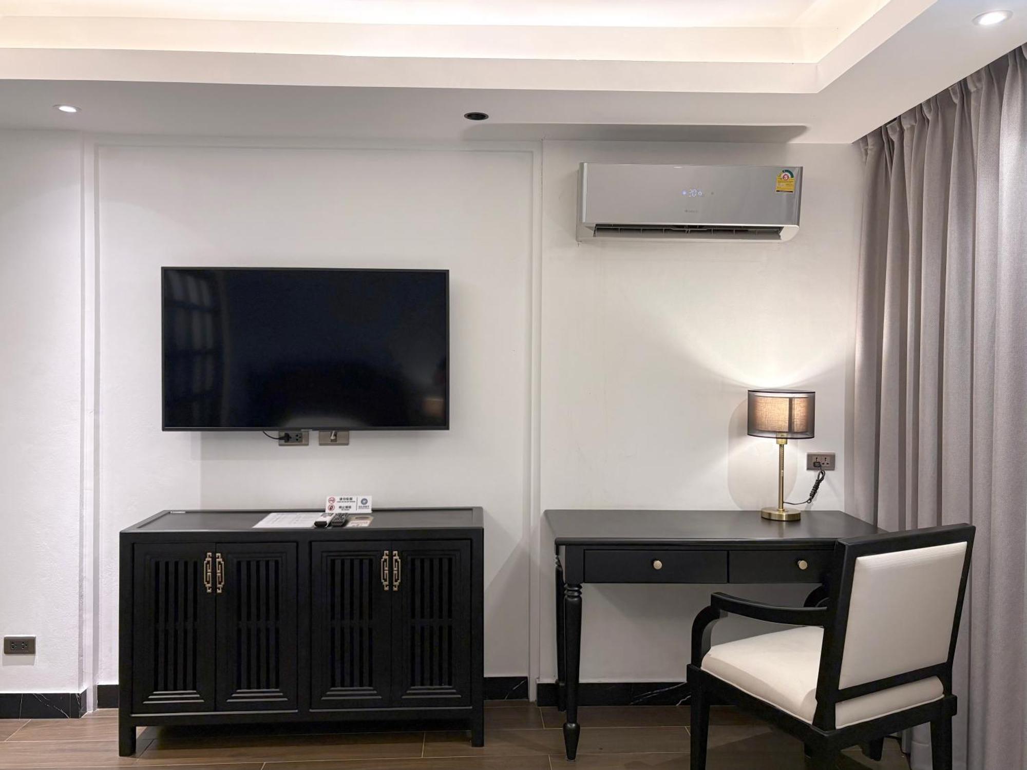 Glory Boutique Suites 清迈古城荣耀精品酒店 チエンマイ エクステリア 写真